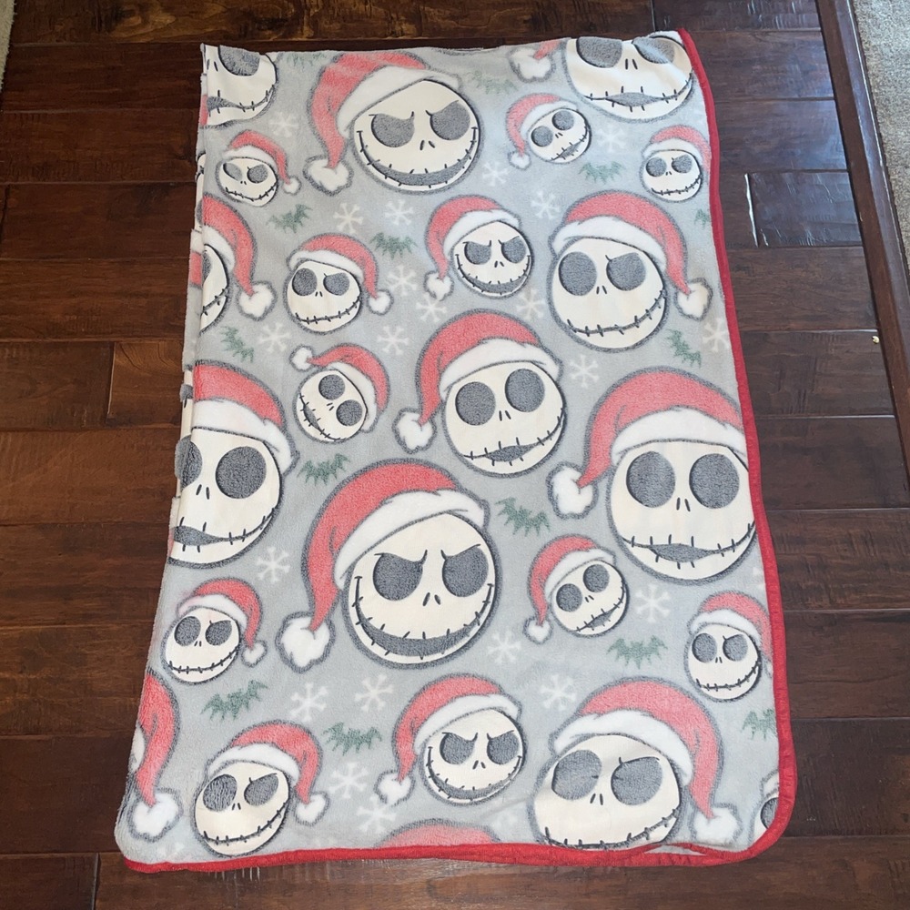 Disney The Nightmare Before Christmas 60‎ x 90 Plush Blanket Glow In Dark White